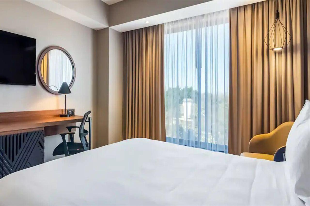 Hampton Inn By Hilton Нуэво-Вальярта Экстерьер фото