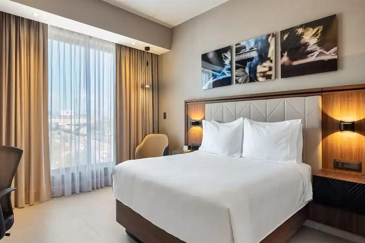Hampton Inn By Hilton Нуэво-Вальярта Экстерьер фото