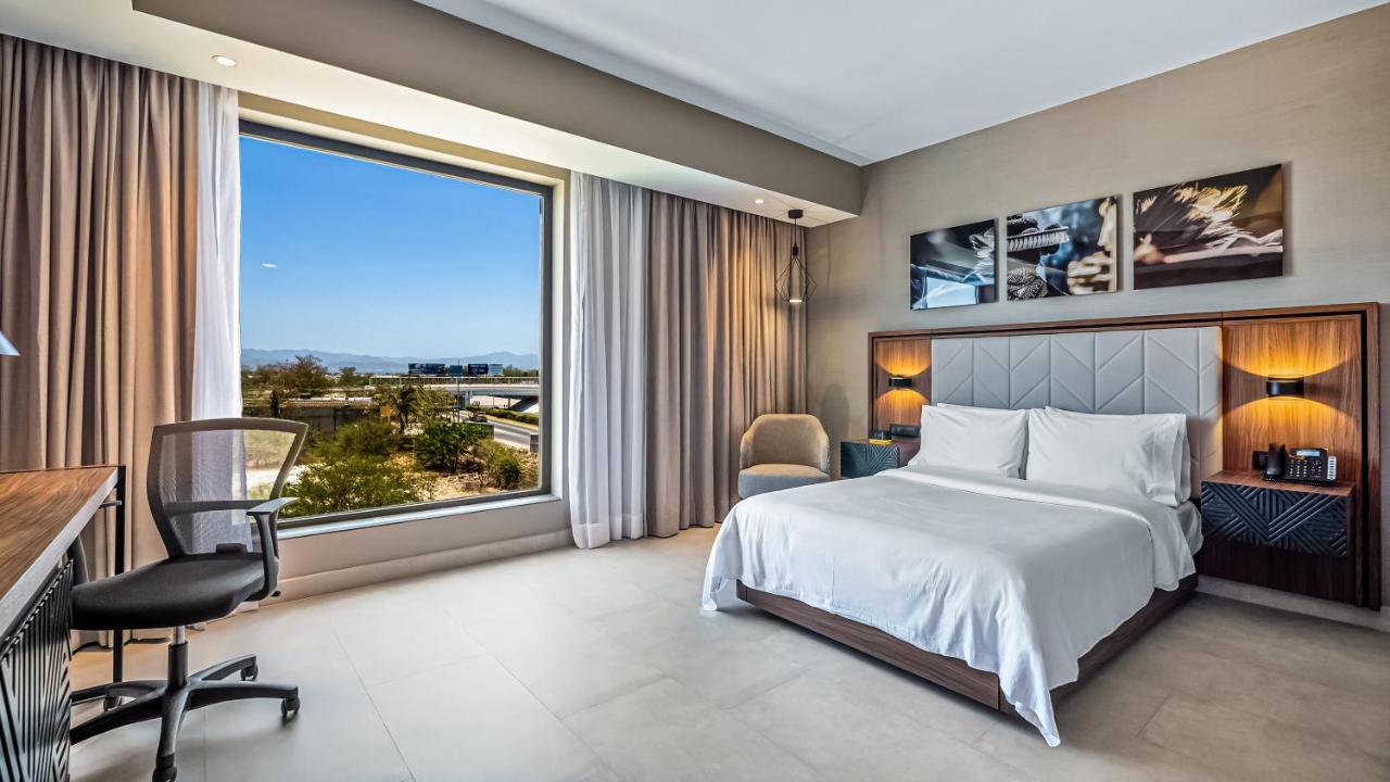 Hampton Inn By Hilton Нуэво-Вальярта Экстерьер фото