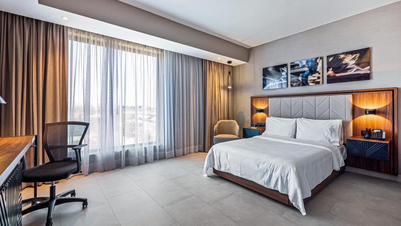 Hampton Inn By Hilton Нуэво-Вальярта Экстерьер фото