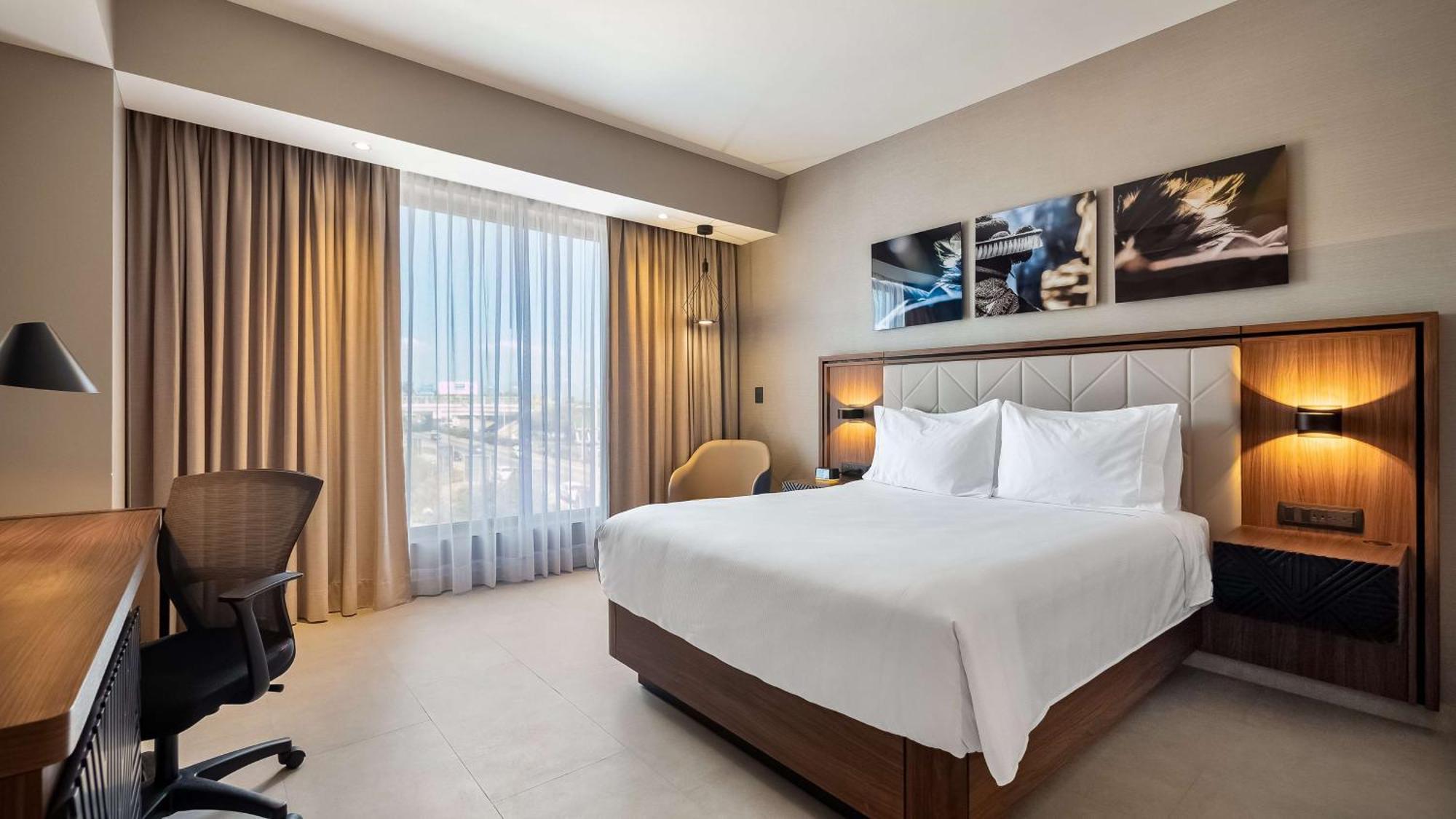 Hampton Inn By Hilton Нуэво-Вальярта Экстерьер фото
