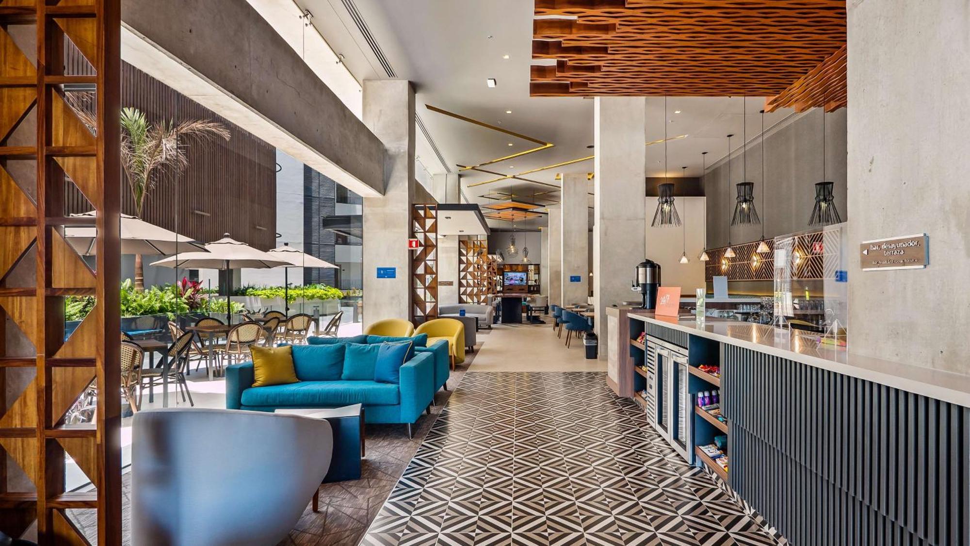 Hampton Inn By Hilton Нуэво-Вальярта Экстерьер фото