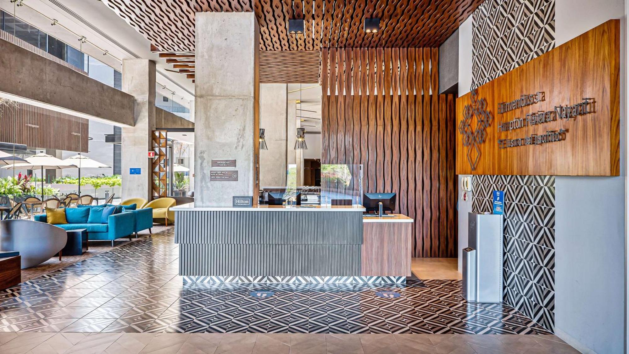 Hampton Inn By Hilton Нуэво-Вальярта Экстерьер фото